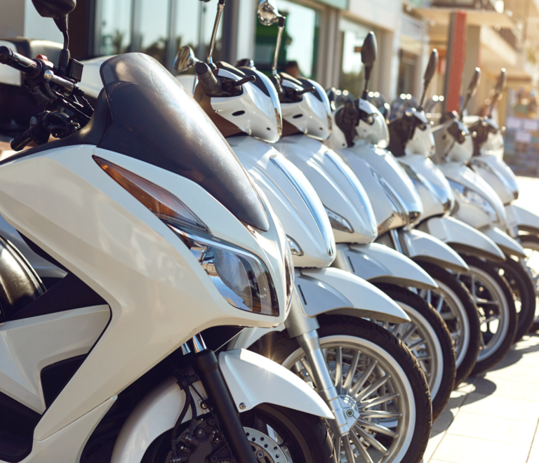 ενοικίαση αυτοκινήτων και μηχανών.